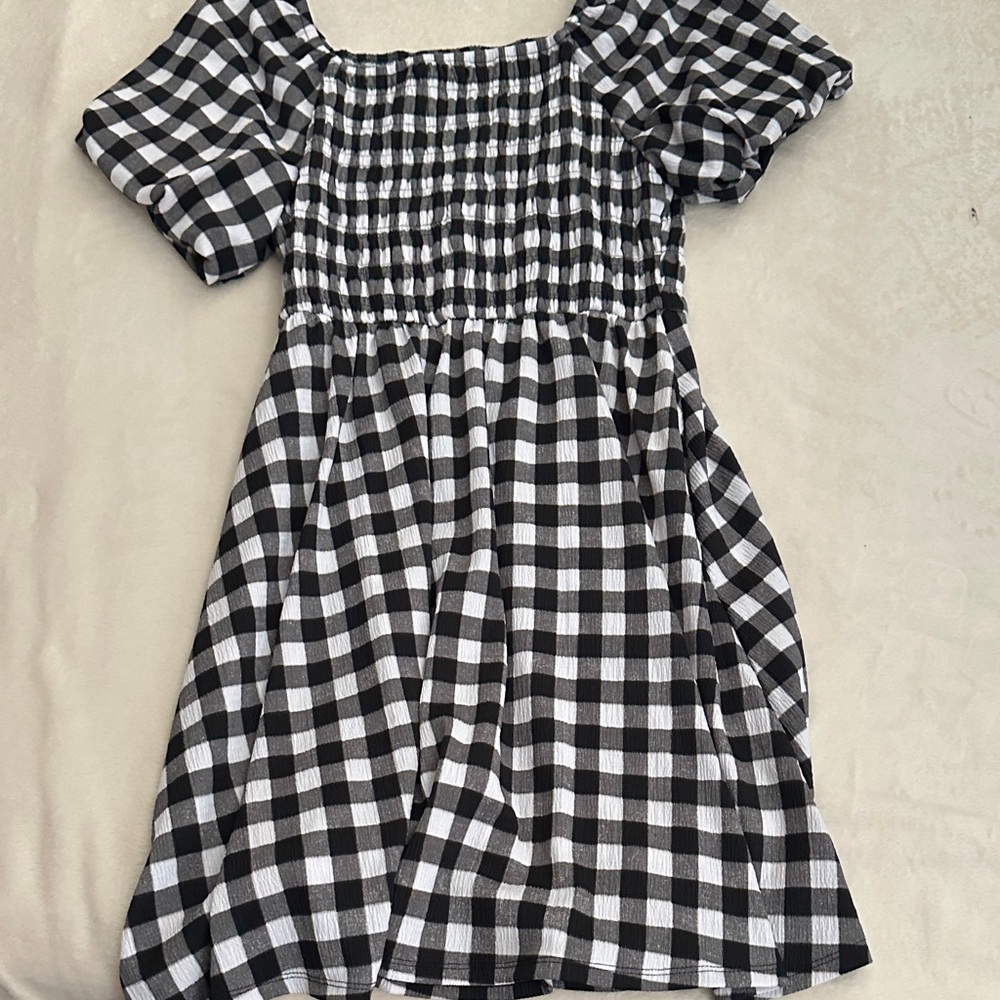 LuLaRoe Black and White smocked puff sleeved Gingham Dress